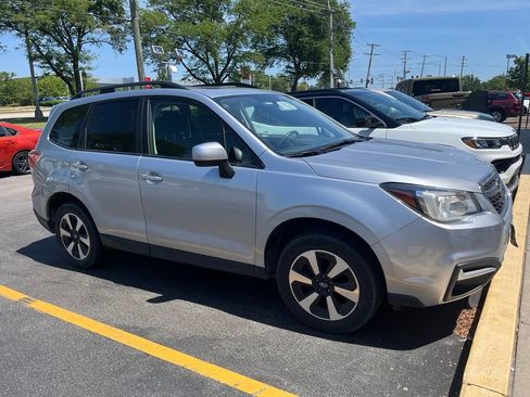 Used 2018 Subaru Forester 2.5i Premium w/ All-Weather Package AWD/4WD image 2
