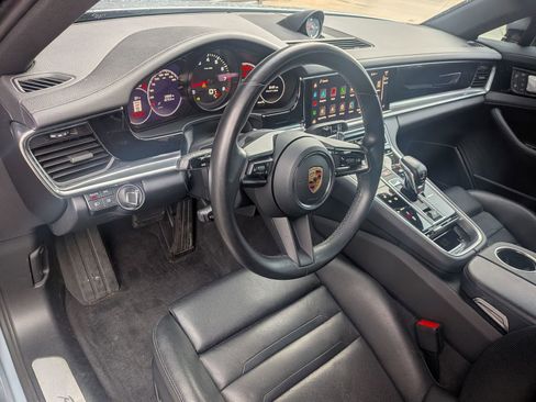 Certified 2023 Porsche Panamera image 9