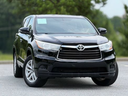 Used 2016 Toyota Highlander LE FWD image 4