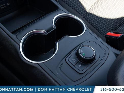 Used 2024 GMC Terrain SLE FWD image 12