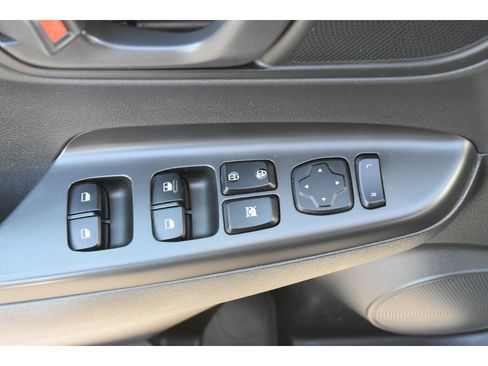 Used 2020 Hyundai Kona SE image 17