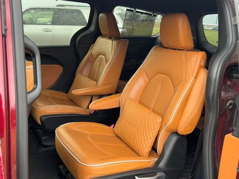 Used 2022 Chrysler Pacifica Pinnacle image 15