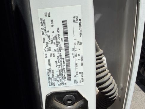 Used 2015 Ford F150 Platinum w/ Equipment Group 701A Luxury AWD/4WD image 12