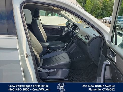 Certified 2024 Volkswagen Tiguan SE AWD/4WD image 16