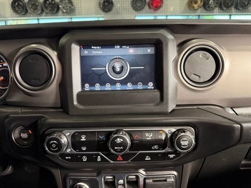 Used 2022 Jeep Wrangler Unlimited Sport image 28