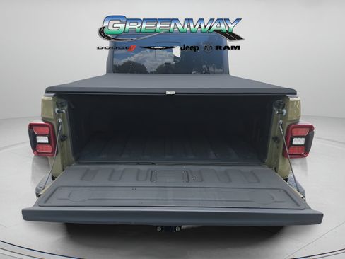 Used 2025 Jeep Gladiator Mojave w/ Safety Group AWD/4WD image 8