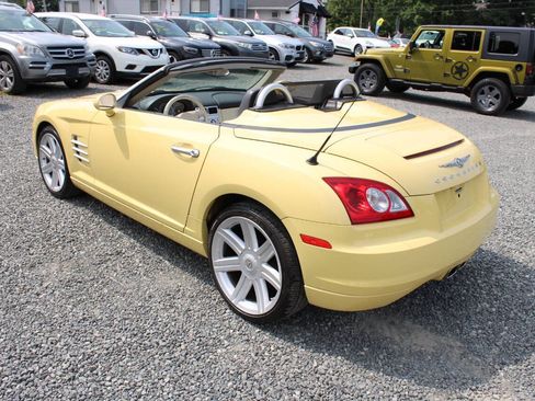 Used 2005 Chrysler Crossfire Limited RWD image 9