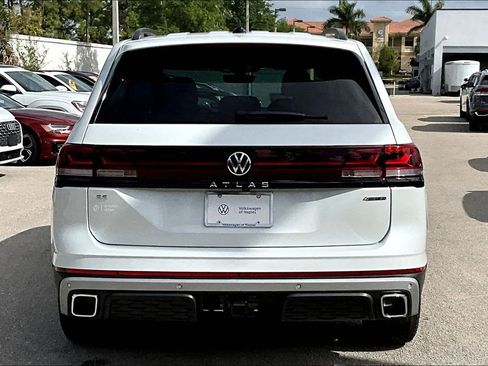 New 2026 Volkswagen Atlas Peak Edition AWD/4WD image 6