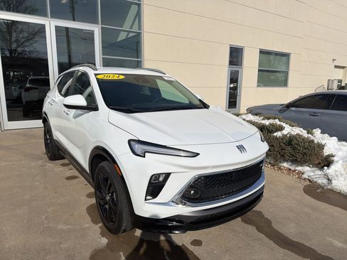 Used 2024 Buick Encore GX Sport Touring image 1