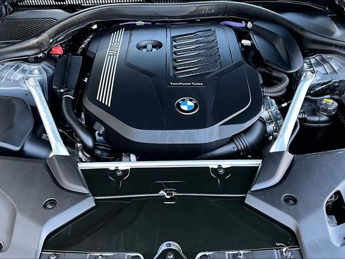 Used 2021 BMW 540i w/ M Sport Package image 31