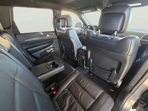 Used 2019 Jeep Grand Cherokee Limited image 9