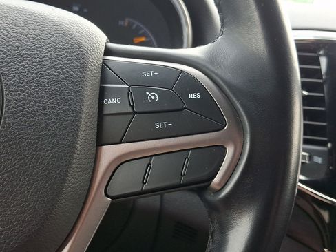 Used 2020 Jeep Grand Cherokee Laredo w/ Laredo X Package AWD/4WD image 23