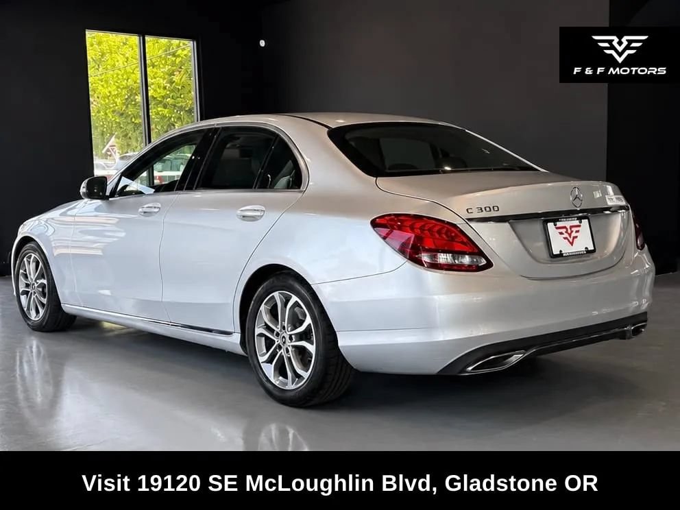 Used 2017 Mercedes-Benz C 300 Sedan image 4