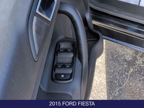 Used 2015 Ford Fiesta SE image 9