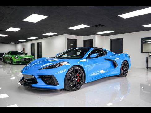 Used 2025 Chevrolet Corvette Stingray Coupe w/ 1LT RWD image 1