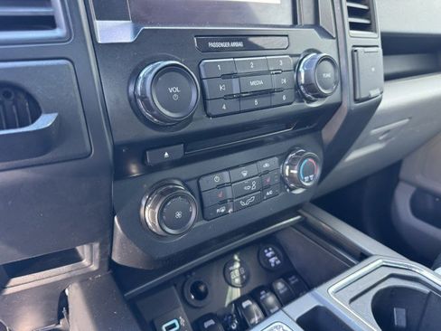 Used 2017 Ford F150 XL w/ Equipment Group 101A Mid RWD image 12