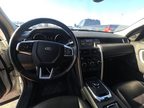Used 2019 Land Rover Discovery Sport SE image 13