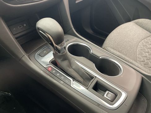 Used 2024 Chevrolet Equinox LT AWD/4WD image 6