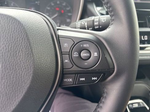 Used 2025 Toyota Corolla SE FWD image 12