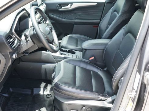 Used 2022 Ford Escape SEL w/ Technology Package AWD/4WD image 9