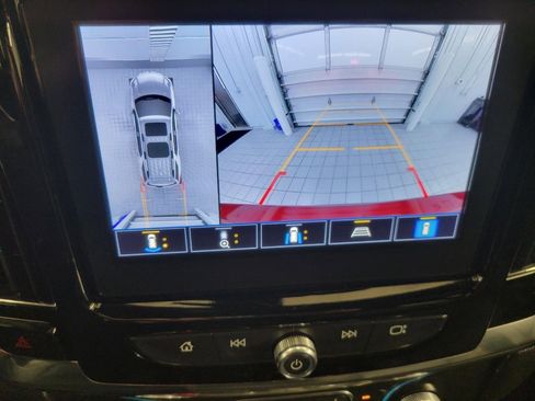 Used 2023 Chevrolet Traverse LT w/ LT Premium Package image 14