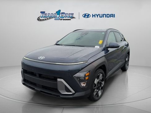 Used 2025 Hyundai Kona SEL FWD image 4