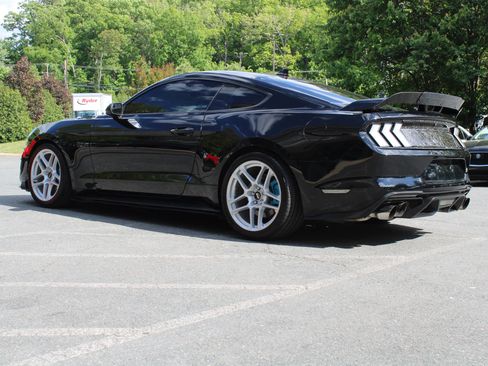 Used 2020 Ford Mustang GT RWD image 5