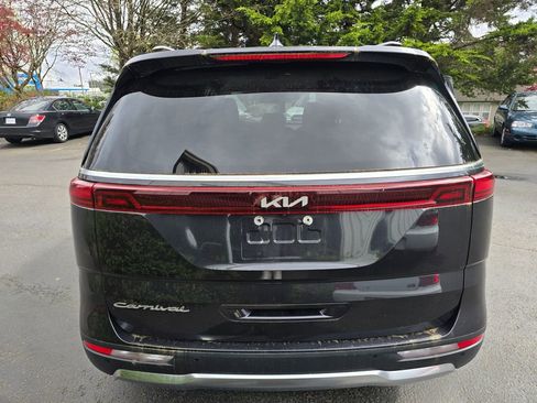 Used 2022 Kia Carnival SX FWD image 5