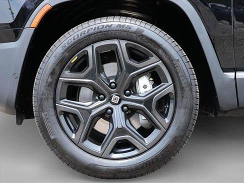 Used 2025 Rivian R1S Adventure AWD/4WD image 9