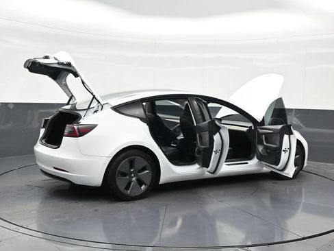 Used 2022 Tesla Model 3 Standard Range RWD image 30
