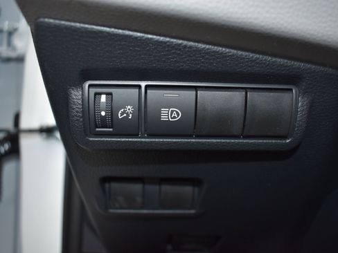 Used 2025 Toyota Corolla Cross L FWD image 17