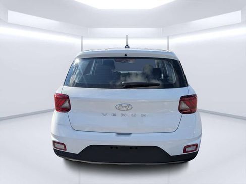 New 2026 Hyundai Venue SE FWD image 4