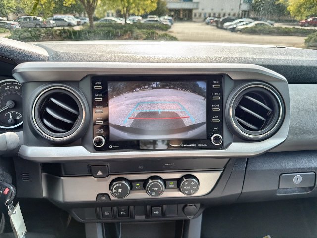 Used 2020 Toyota Tacoma SR5 RWD image 17
