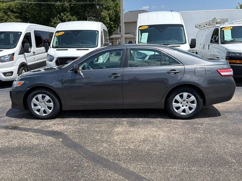 Used 2011 Toyota Camry LE FWD image 4