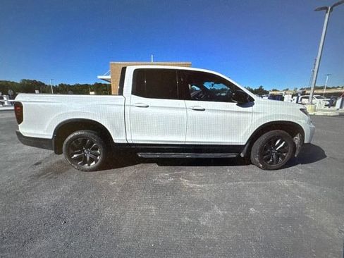 Used 2023 Honda Ridgeline Sport image 6