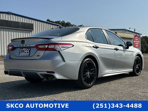Used 2020 Toyota Camry SE image 5
