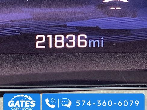 Used 2025 Chevrolet Suburban Z71 AWD/4WD image 4