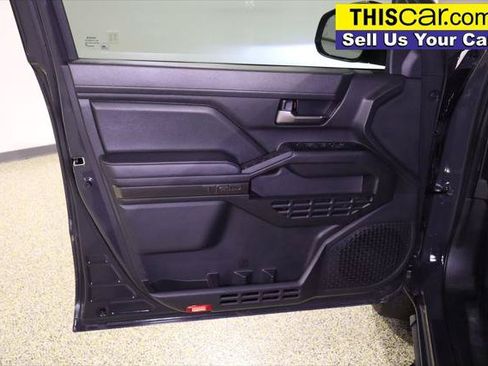 Used 2025 Toyota Tacoma TRD Off-Road AWD/4WD image 33