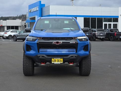 Used 2025 Chevrolet Colorado ZR2 w/ Technology Package image 3