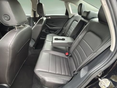 Used 2024 Volkswagen Jetta SE image 19