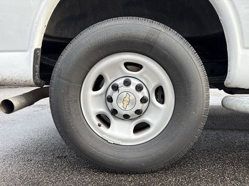 Used 2024 Chevrolet Express 2500 w/ Driver Convenience Package image 19