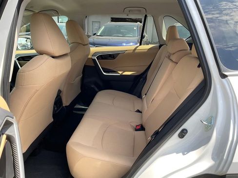 Used 2025 Toyota RAV4 LE AWD/4WD image 22