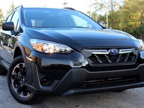 Used 2023 Subaru Crosstrek 2.0i image 2