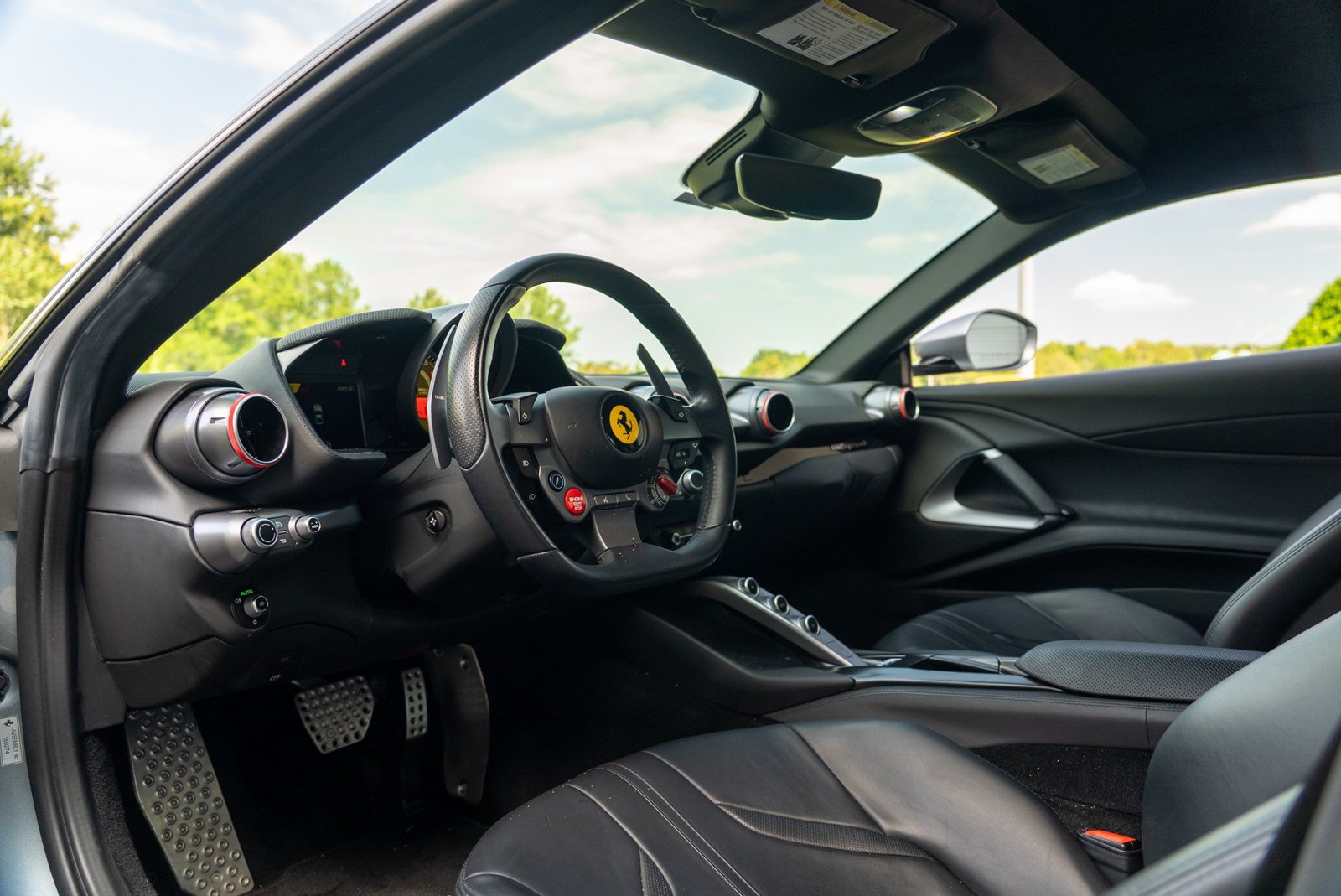 Used 2020 Ferrari 812 Superfast RWD image 31