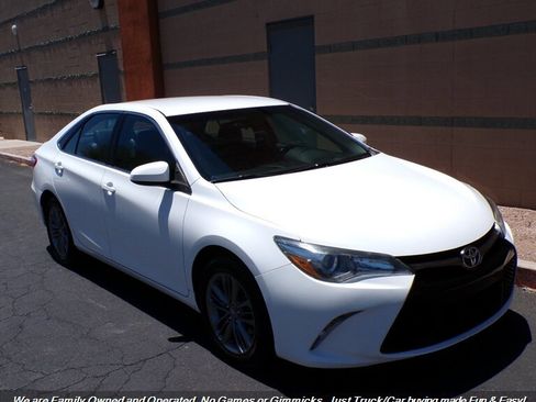 Used 2016 Toyota Camry SE FWD image 1