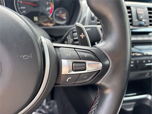 Used 2020 BMW M4 Convertible w/ Competition Package image 31