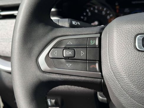 Used 2025 Jeep Compass Latitude w/ Convenience Group AWD/4WD image 23