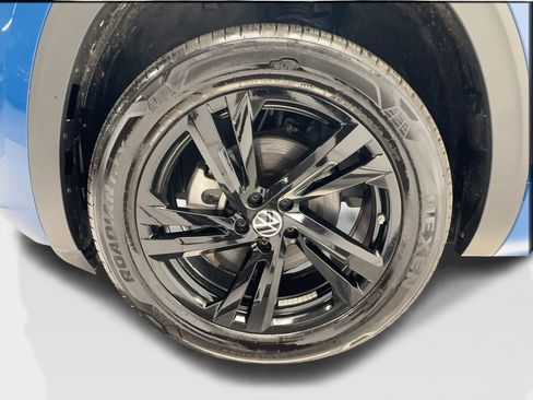 Used 2026 Volkswagen Atlas Cross Sport SEL R-Line AWD/4WD image 13