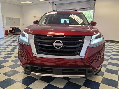 Used 2024 Nissan Pathfinder SL w/ SL Premium Package