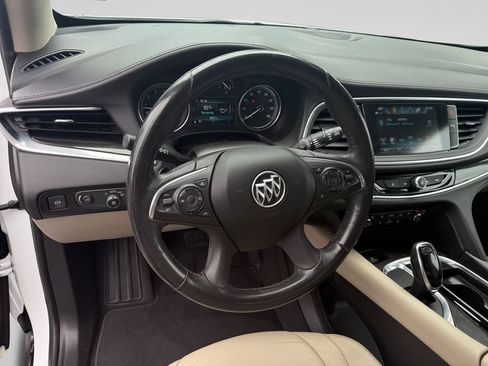 Used 2019 Buick Enclave Essence FWD image 13